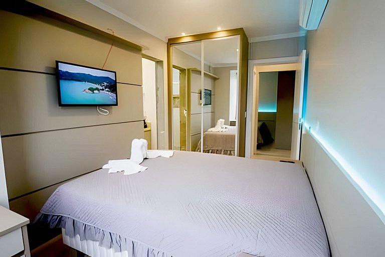 Apartamento mobiliado com sacada e chu. 2 vagas
