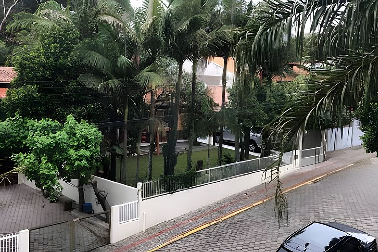 Apartamento mobiliado com sacada e chu. 2 vagas