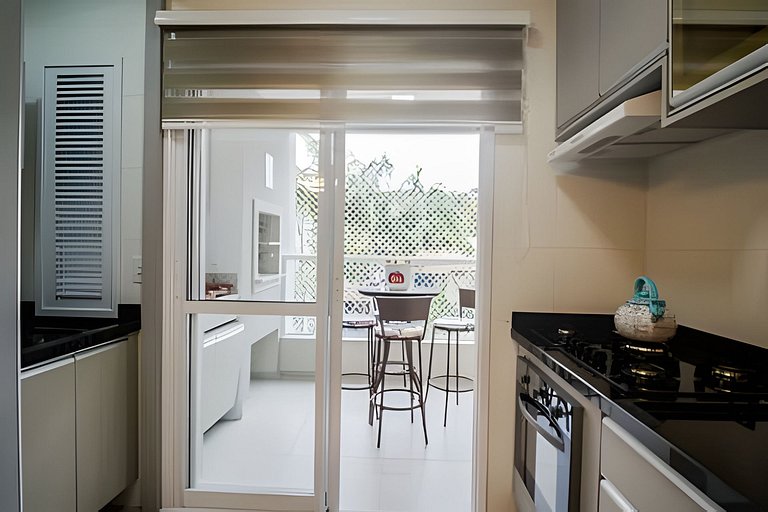 Apartamento mobiliado com sacada e chu. 2 vagas