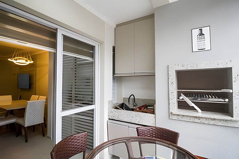 Apartamento mobiliado com sacada e chu. 2 vagas