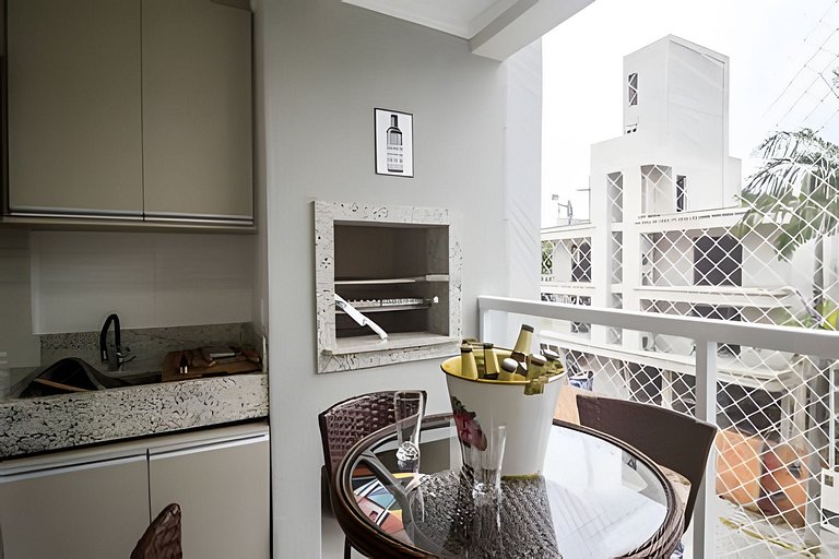 Apartamento mobiliado com sacada e chu. 2 vagas